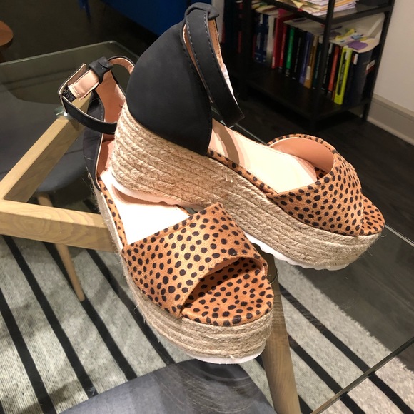 Black and Leopard Espidrilles sandals Sz. 7.5 - Picture 2 of 4